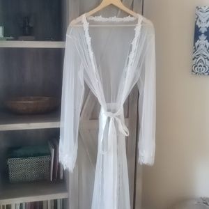 Price Drop!❤️White Sheer long robe with lace detail